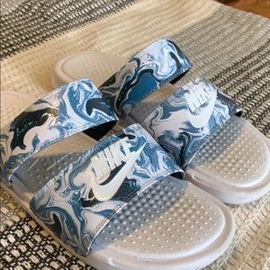 Nike slides / slippers